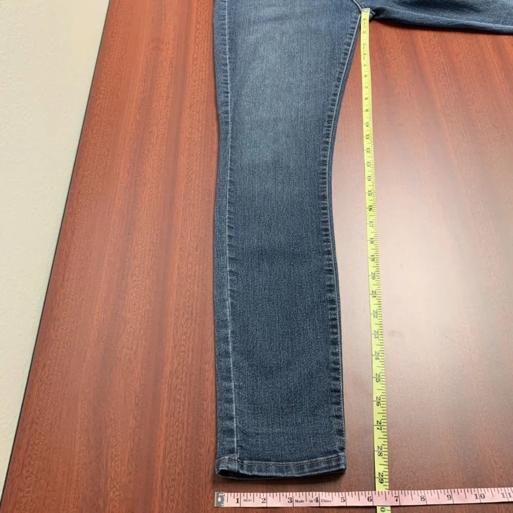 Signature by Levi Strauss & Co. Modern Skinny